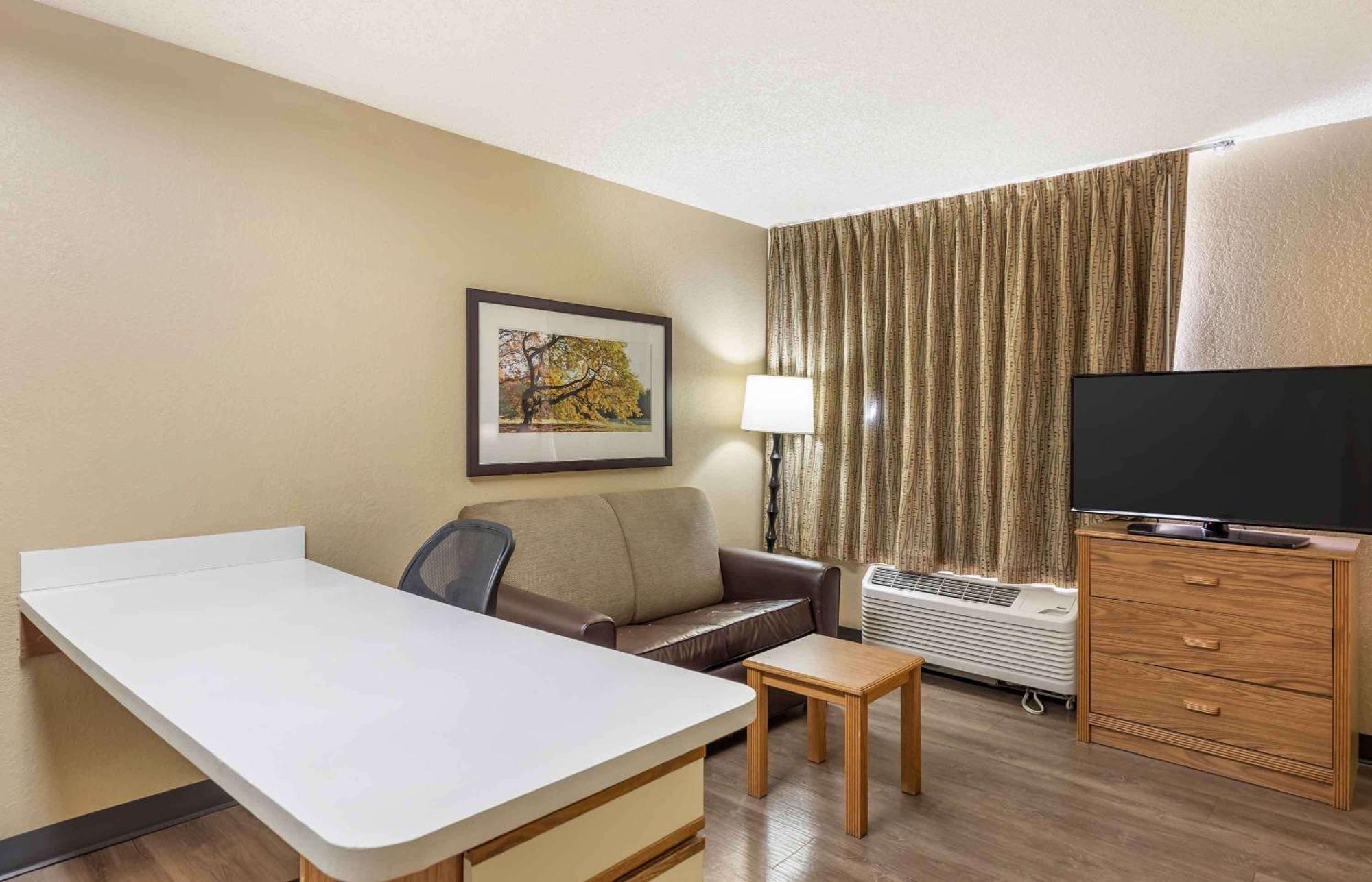 Extended Stay America Select Suites - Providence - Airport Warwick Kültér fotó