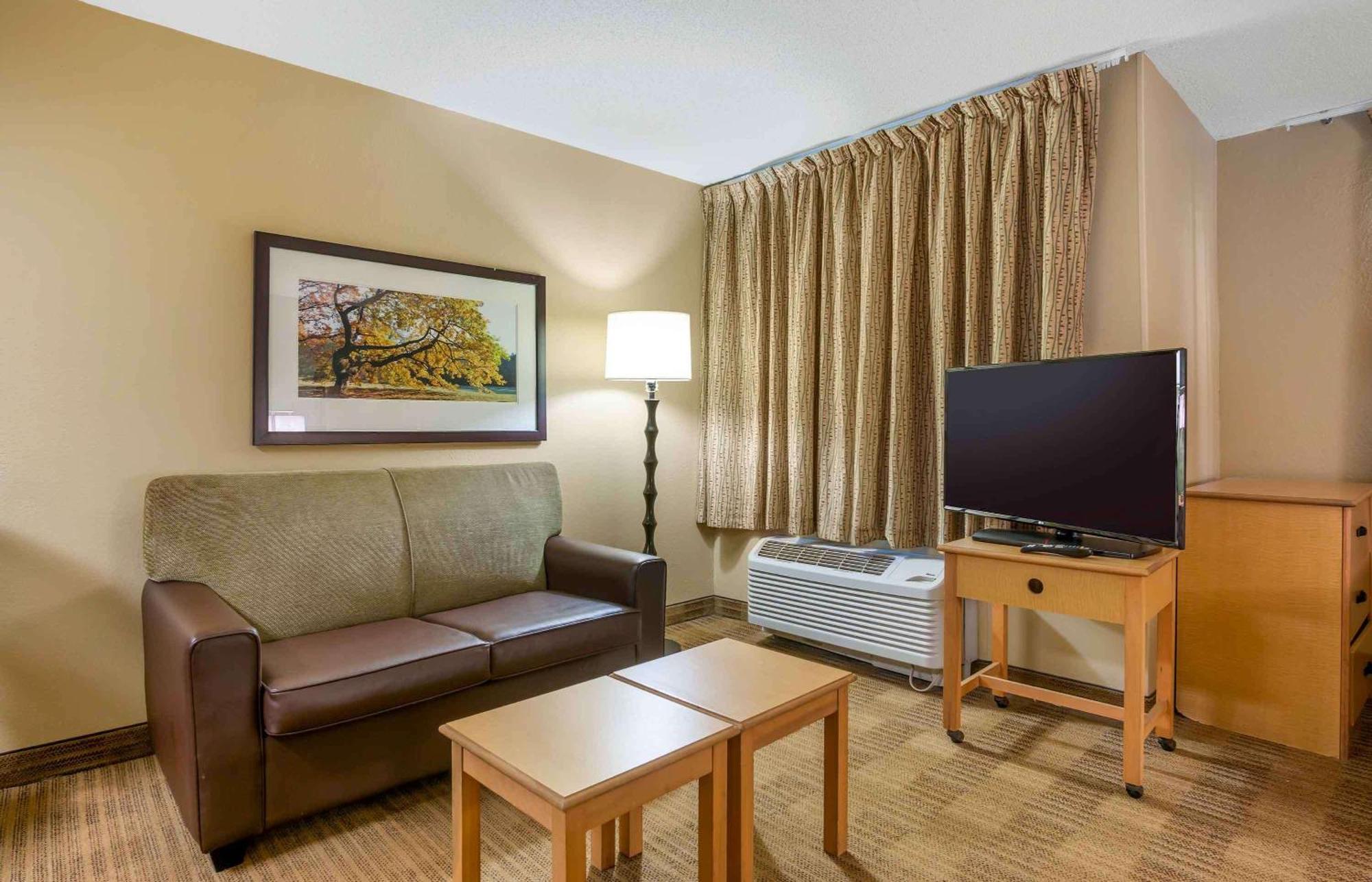 Extended Stay America Select Suites - Providence - Airport Warwick Kültér fotó