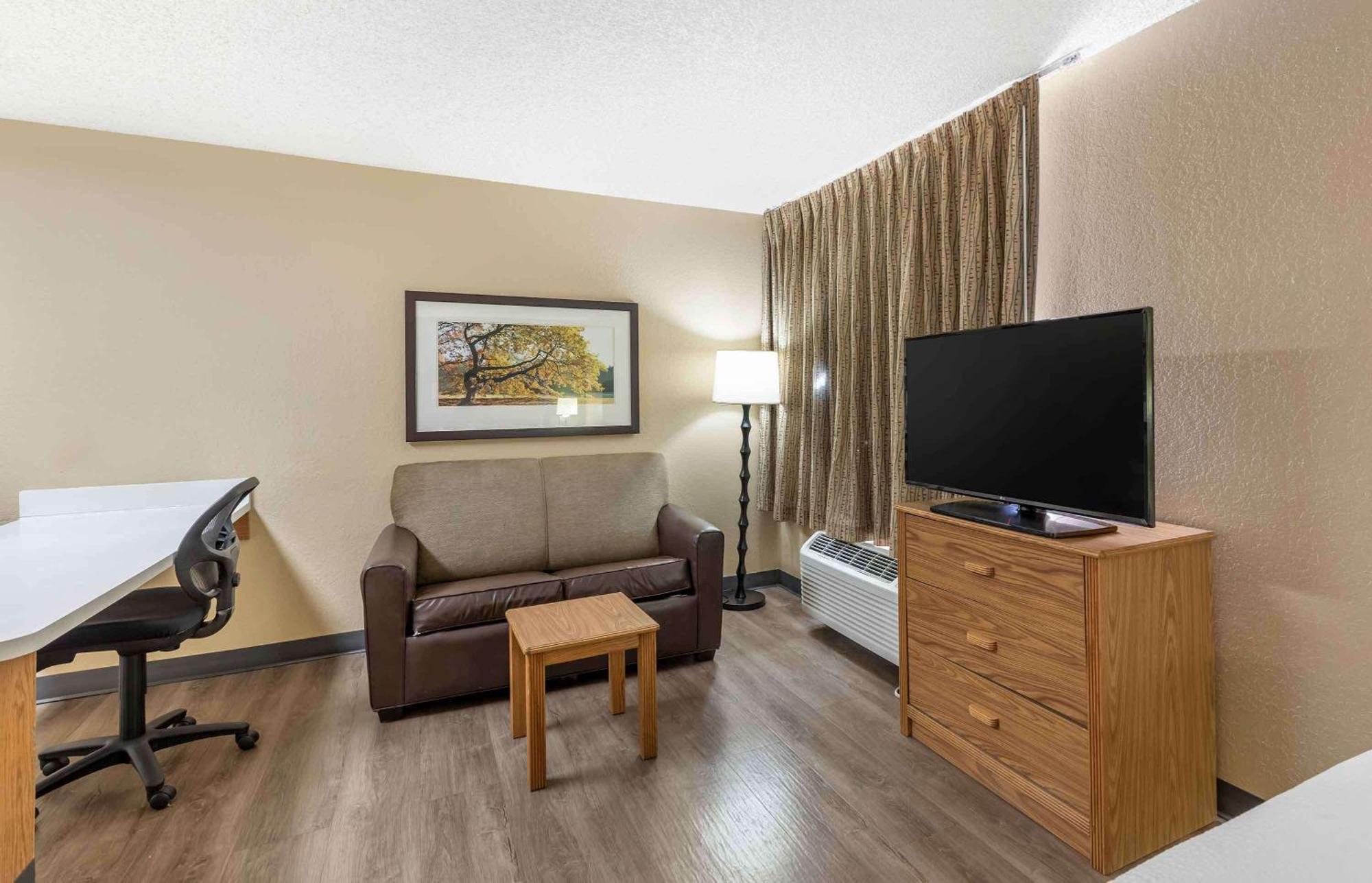 Extended Stay America Select Suites - Providence - Airport Warwick Kültér fotó